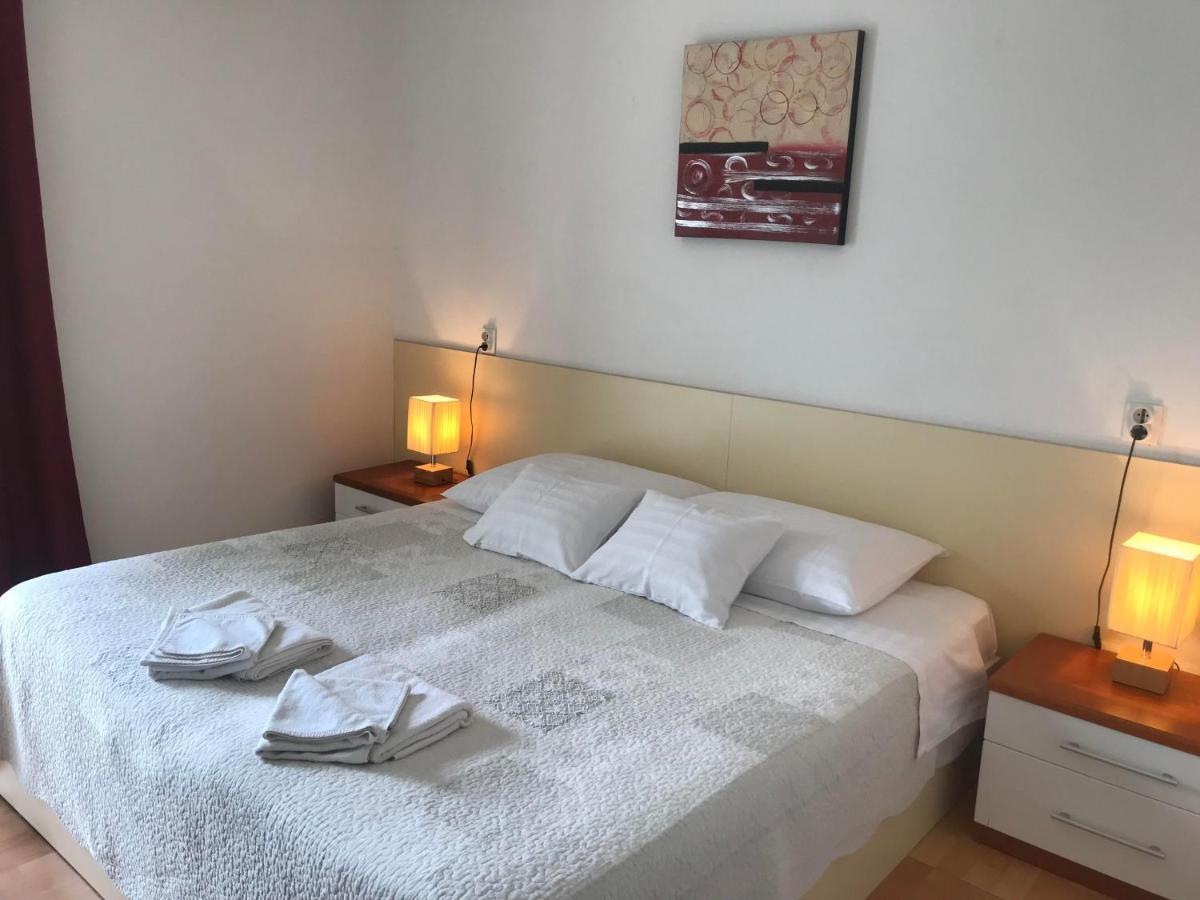 Spacious Bedroom For Two With Pool View - Pansion Hajduk Korčula Exterior foto