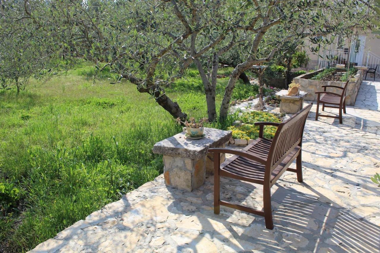Spacious Bedroom For Two With Pool View - Pansion Hajduk Korčula Exterior foto