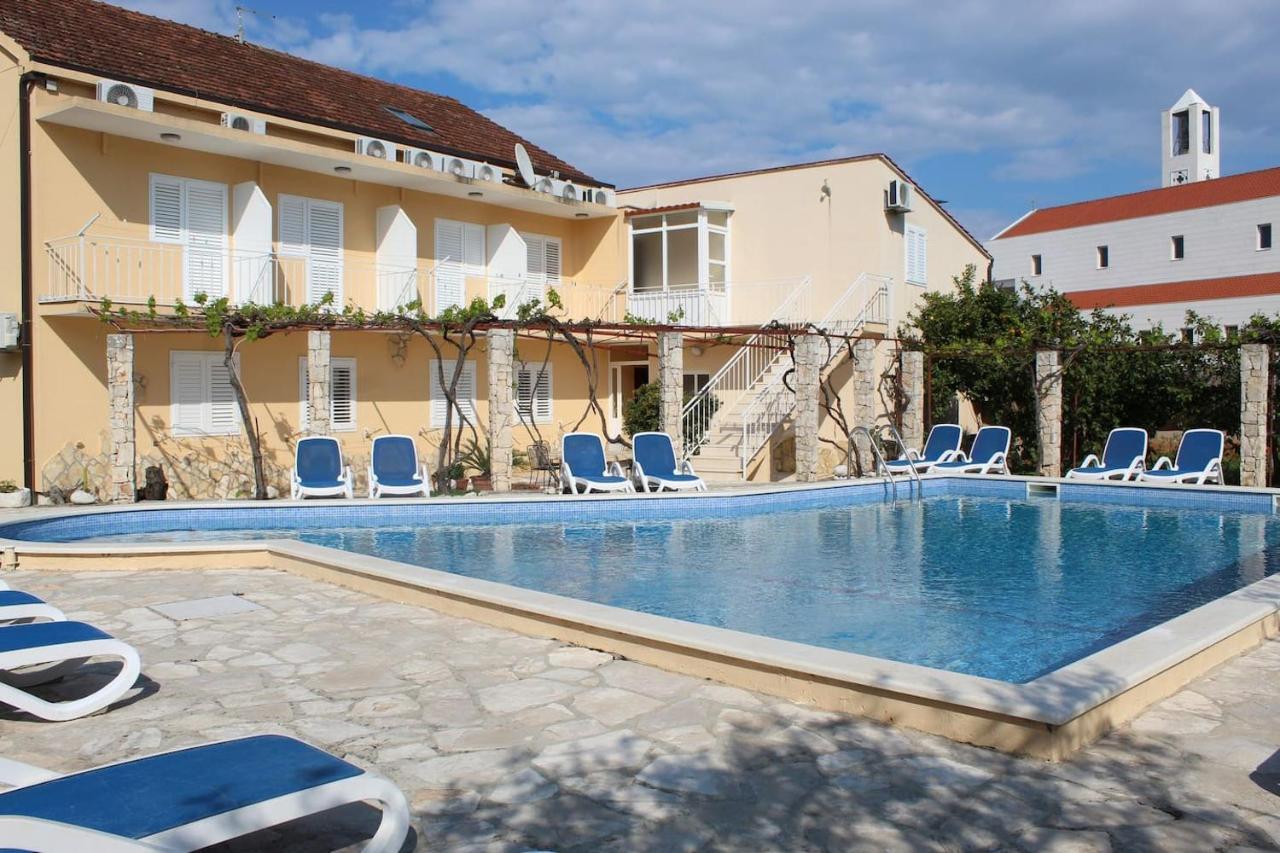 Spacious Bedroom For Two With Pool View - Pansion Hajduk Korčula Exterior foto